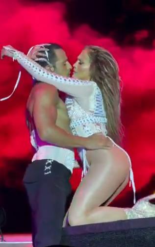 vulgarni ples dženifer lopez 7.png