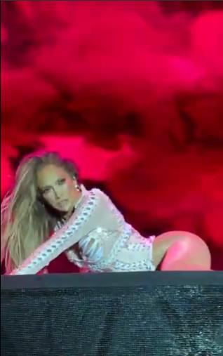 vulgarni ples dženifer lopez 4.png