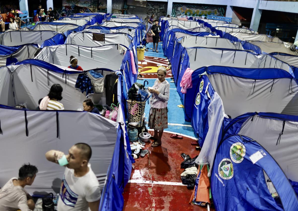 filipini10 EPA Francis R Malasig.jpg