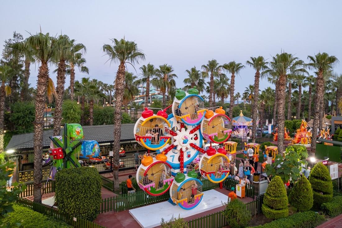 5. Delphin Palace.jpg