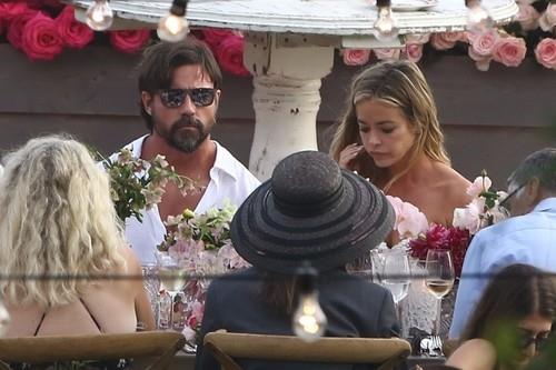 Aron Fajpers i Deniz Ričards na svom venčanju