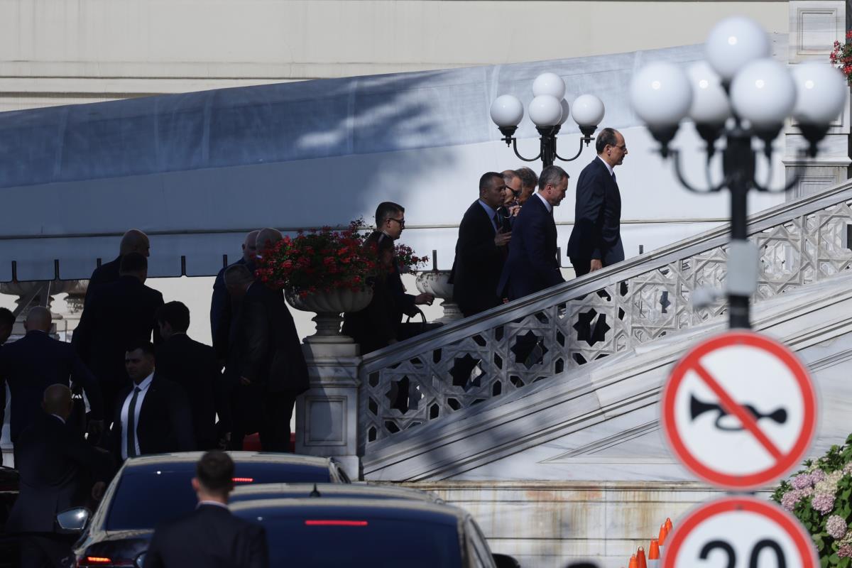 104 EPA Erdem Sahin.jpg