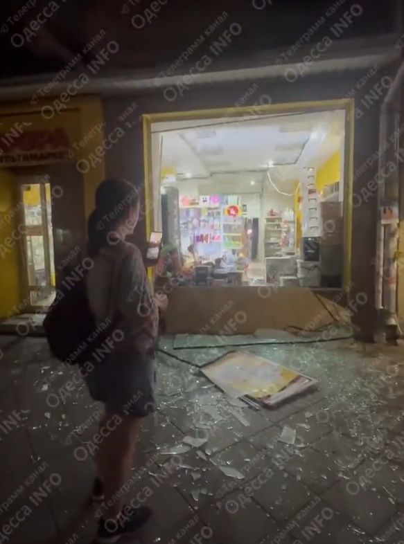 2025-07-24 07_22_22-(1) Tim White on X_ _3_3 Historic Primorskyi Bulvar (Boulevard) was also hit in .png