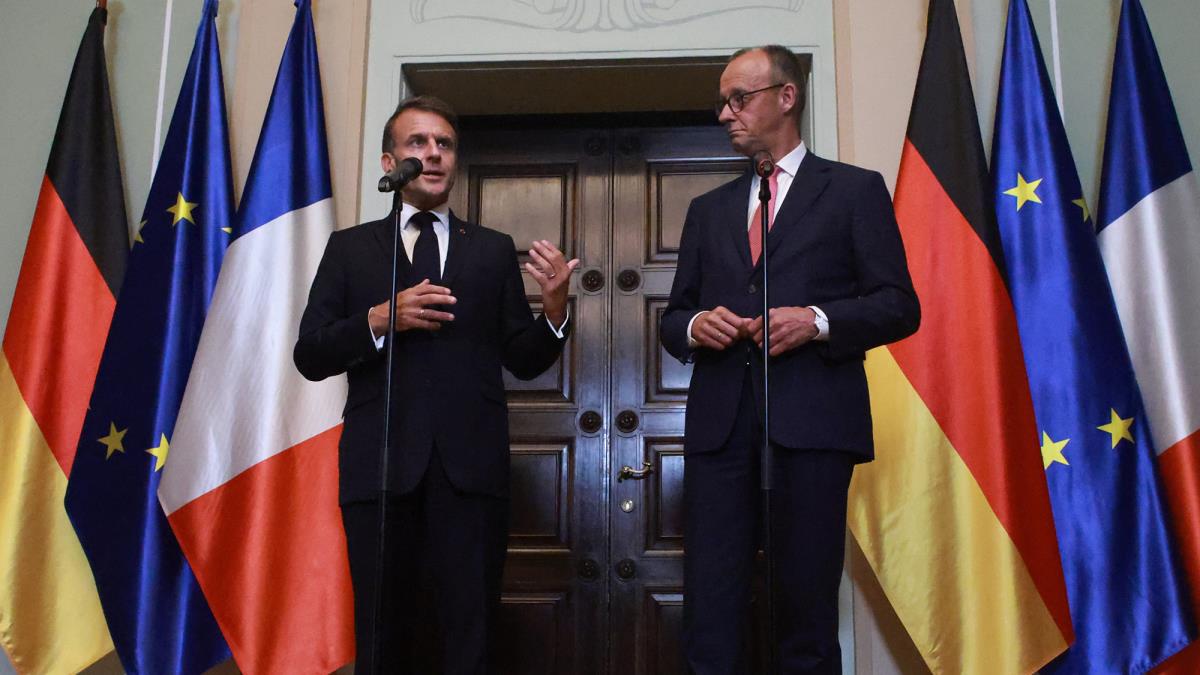 macron merz06 EPA Clemens Bilan copy.jpg