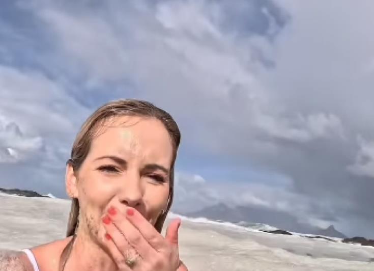 Influenserka se okupala u kanalizacionoj vodi.jpg