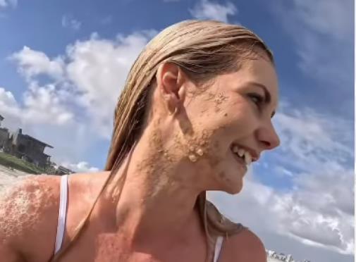 Influenserka se okupala u kanalizacionoj vodi.jpg