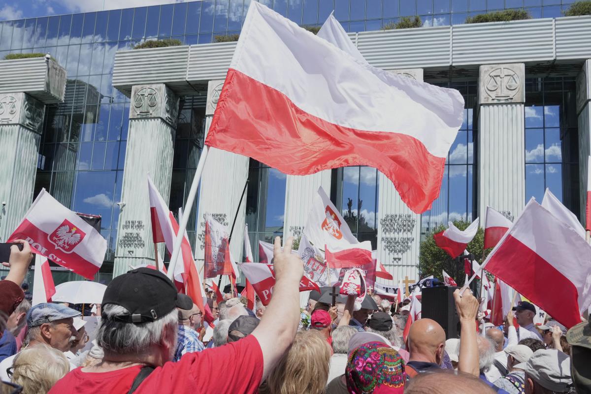 karol07 AP Czarek Sokolowski.jpg