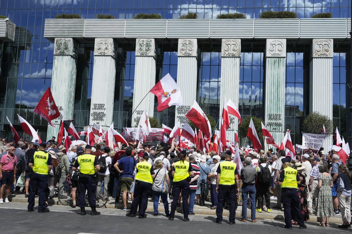 karol AP Czarek Sokolowski.jpg
