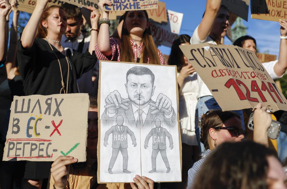 protest01 EPA Mykola Tys.jpg