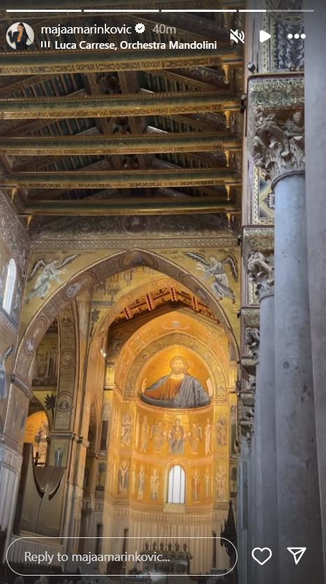 Maja Marinković u katedrali u Italiji