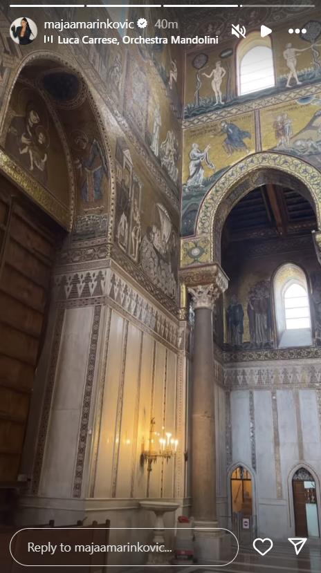 Maja Marinković u katedrali u Italiji