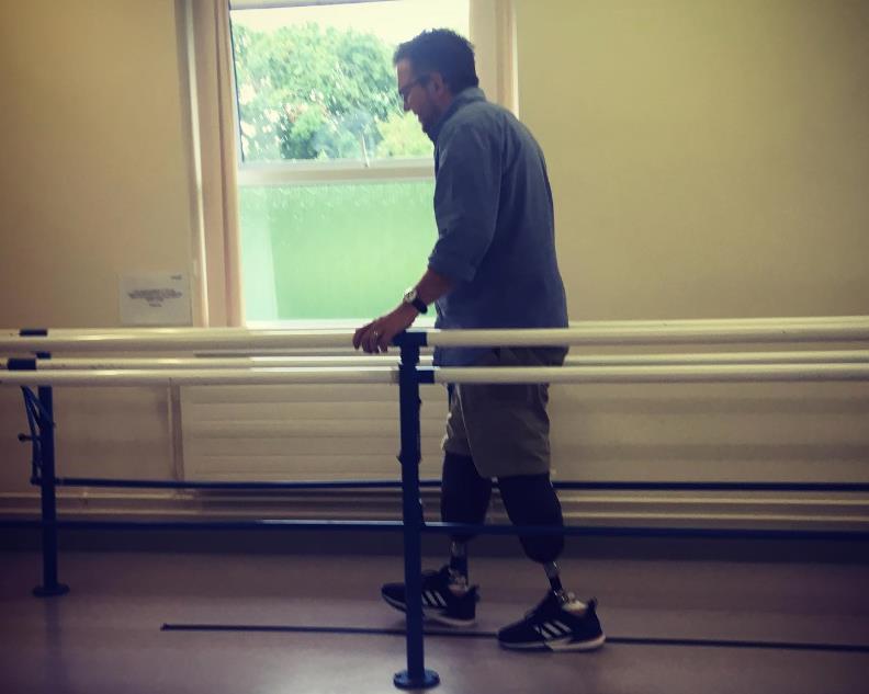 Vaskularni hirurg optužen da je sam sebi odsekao noge