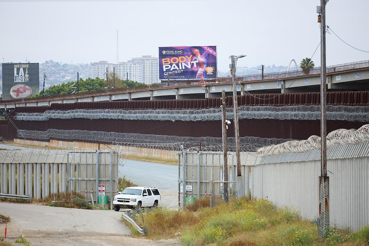 x01 EPA Allison Dinner.jpg