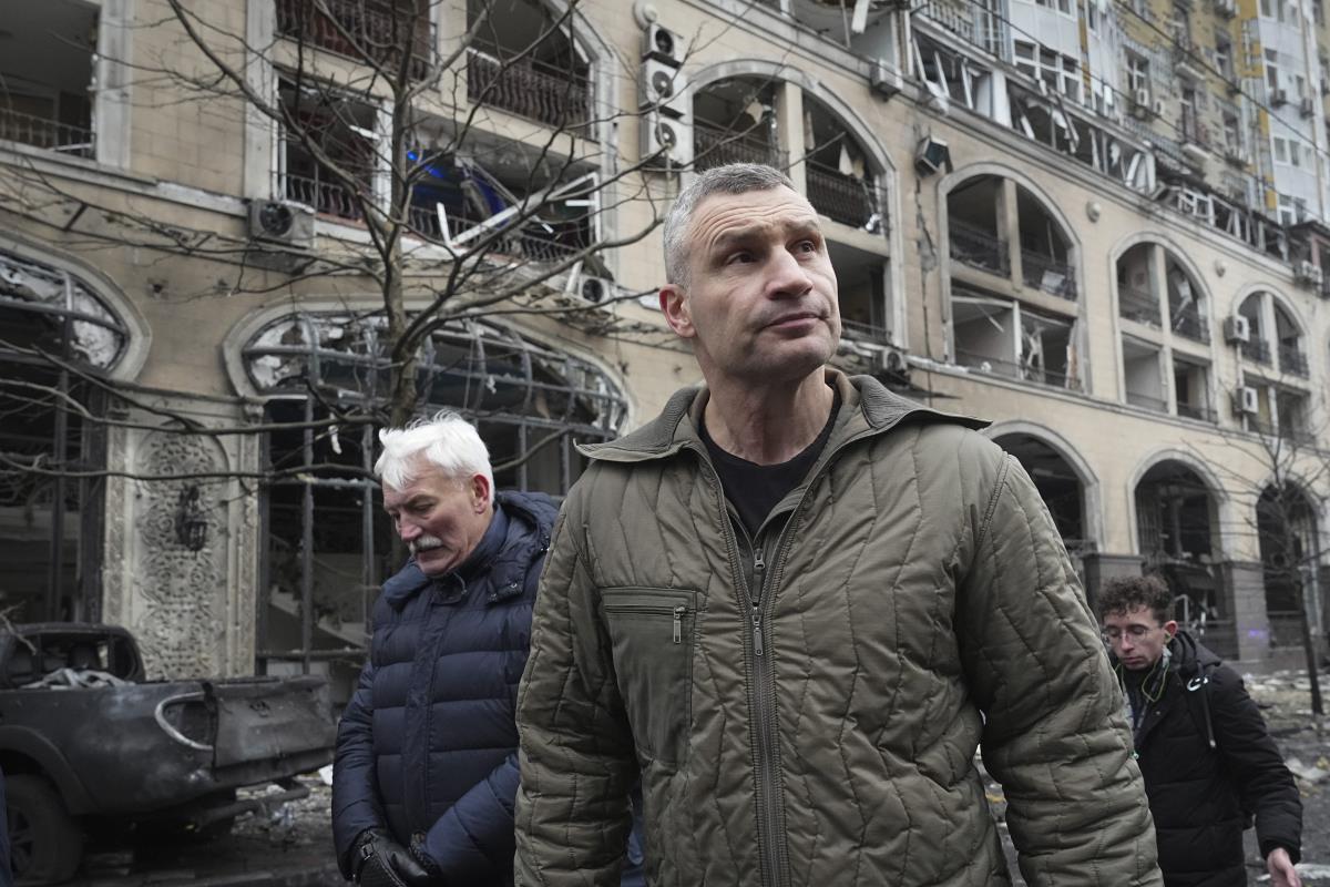 x AP Efrem Lukatsky.jpg