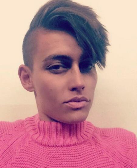 Alina Juhart kao muškarac