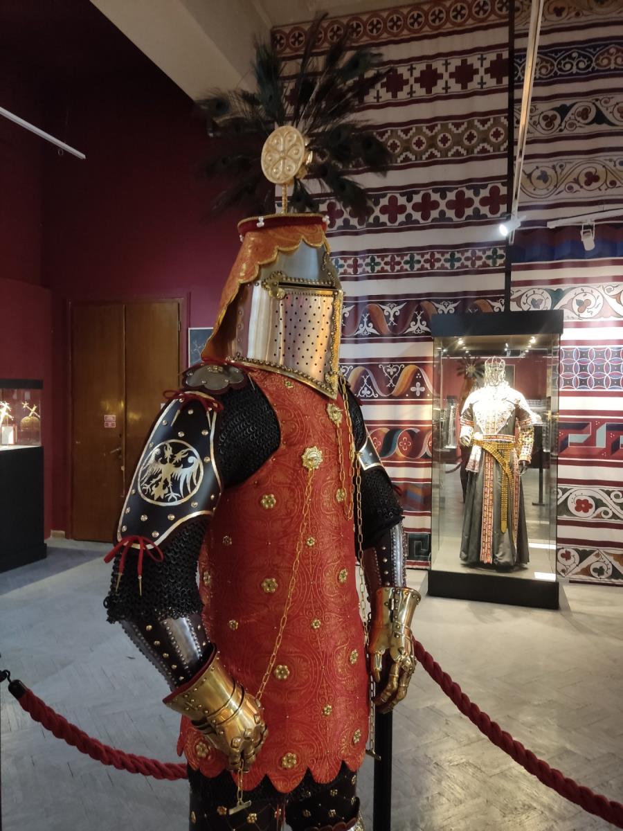 Реконструкција могућег изгледа оклопа цара Душана Израда Стеван Стевановић Фото ИМС.jpg
