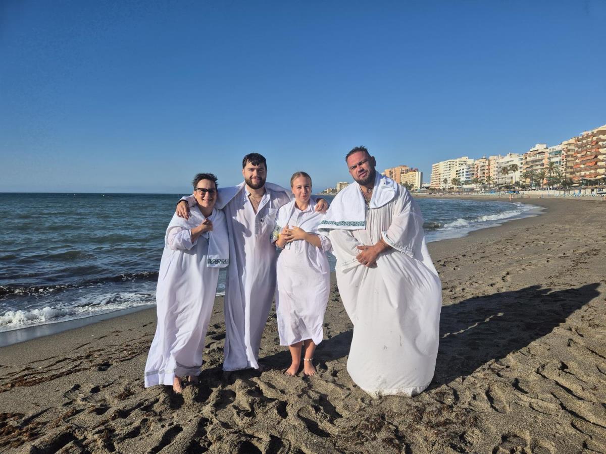 0602Holandjanin i njegova porodica (2).jpg