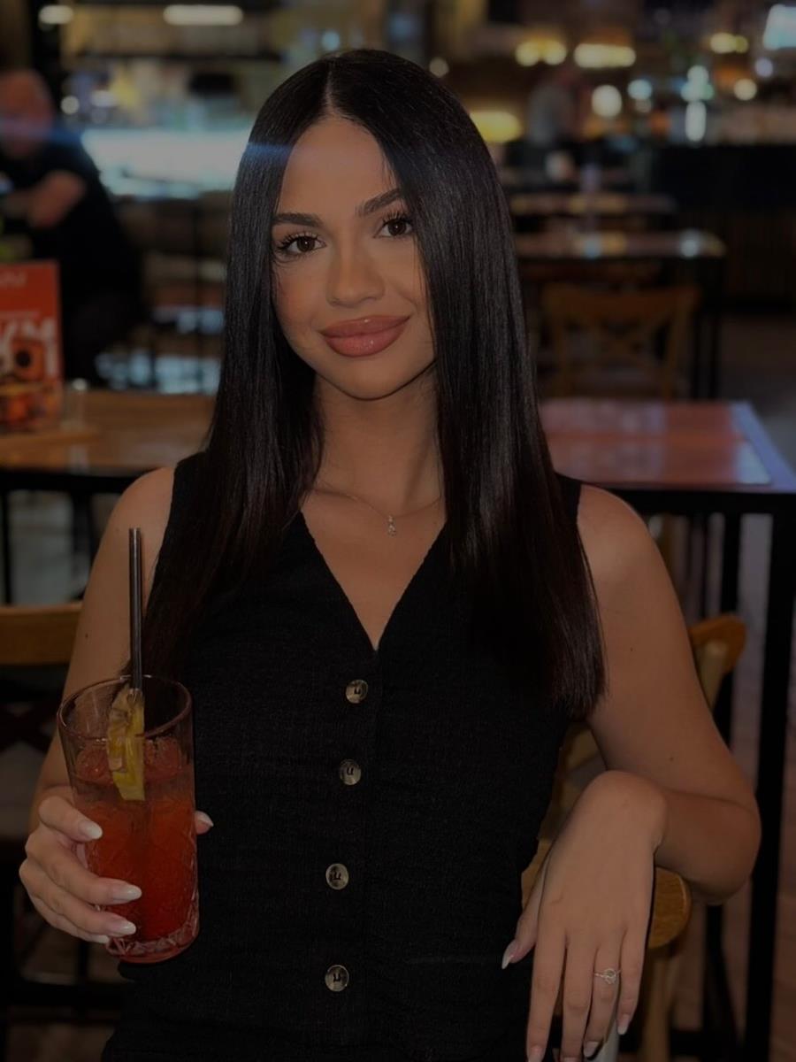 Amina Smajić, verenica Džanana Muse