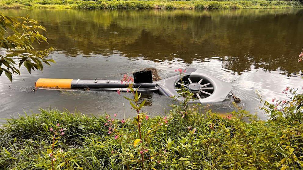 GxBoaotW4AA4Qe8 copy1321321.jpg