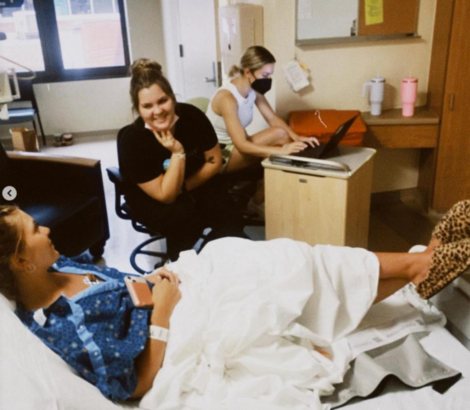 Marina Džouns u bolnici