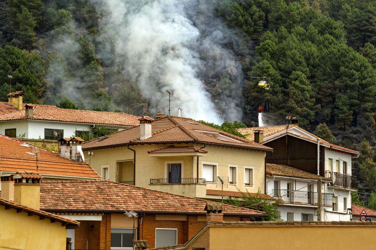 pozari04 EPA Raul Sanchidrian.jpg