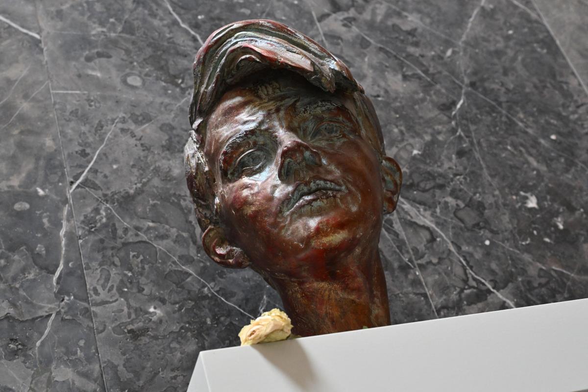 Bronzana bista Sofije Šol