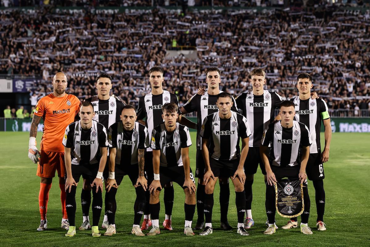 Fudbaleri Partizana na meču protiv Oleksandrije