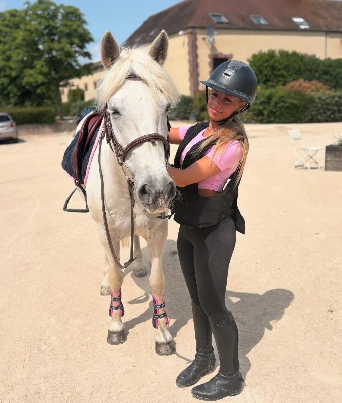 Svi bruje o transformaciji ćerke Karle Bruni i Nikole Sarkozija