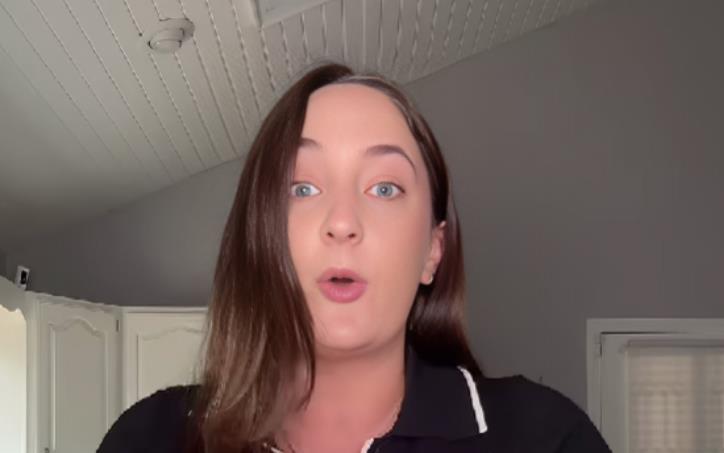 Otvorila paket posle 10 godina koji joj je greškom stigao.jpg