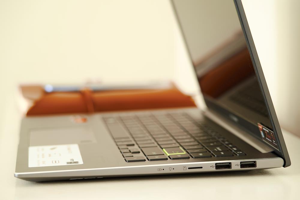 asus vivobook s14 oled (5).jpg