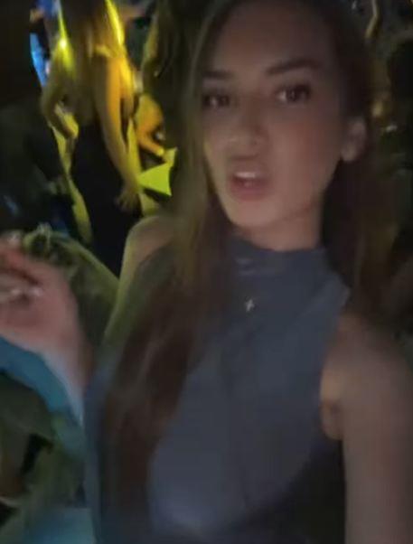 Hana Ikodinović u noćnom provodu