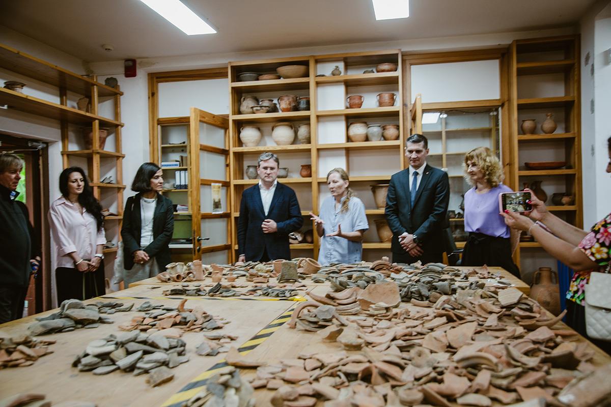 Ministarstvo kulture i Arheološki institut u Beogradu potpisali ugovore za realizaciju 17 projekata