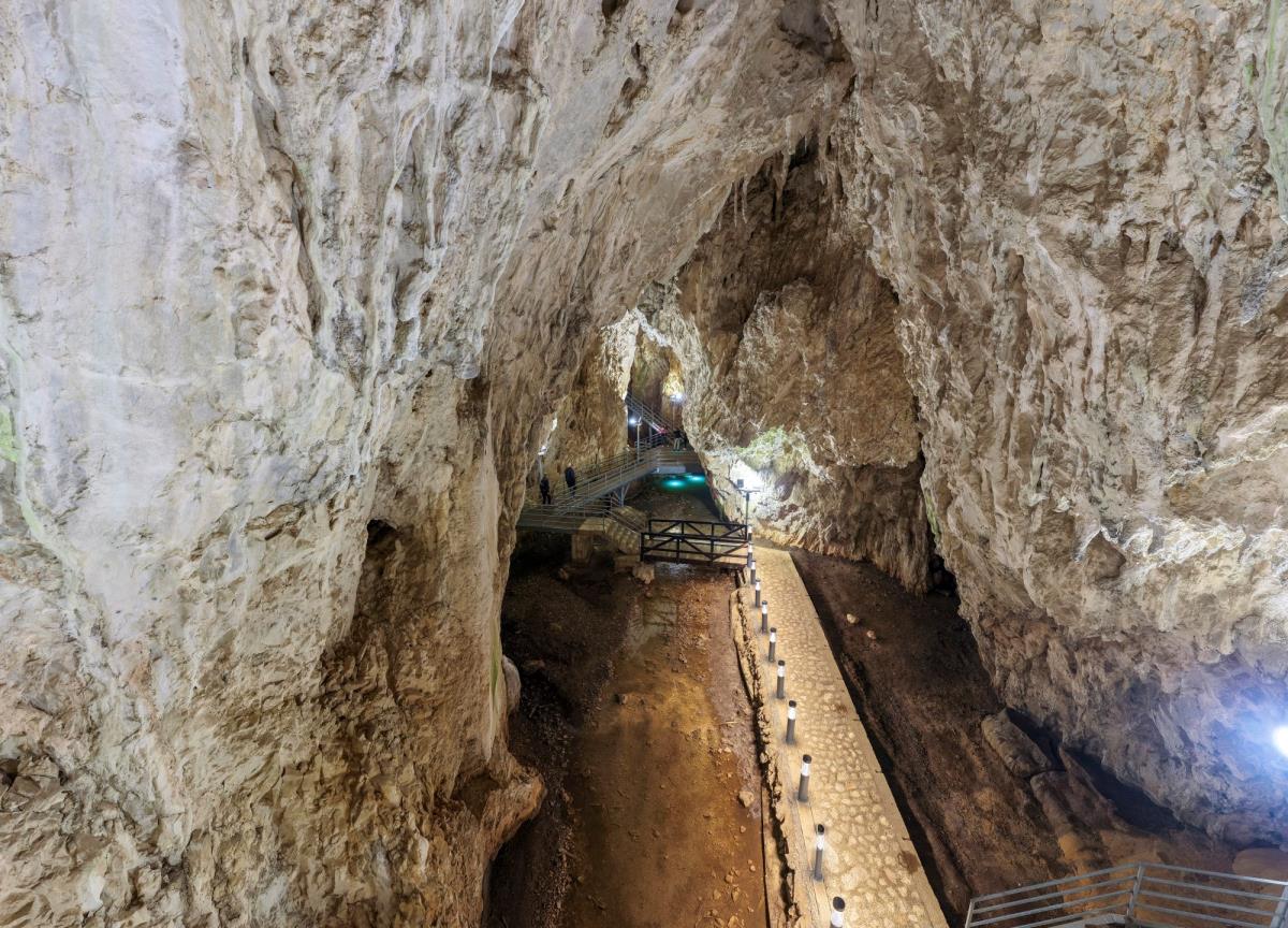 FOTO TO Zlatibor - Stopića pećina (1).jpg
