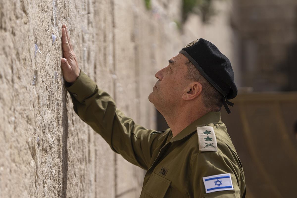 x AP Ohad Zwigenberg.jpg