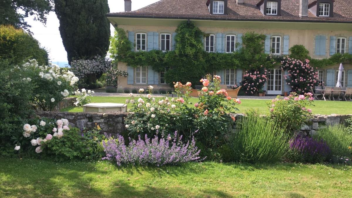 Bivši dom Odri Hepbern u Tološeni, Švajcarska – vila La Pezibl sa pogledom na Alpe profimedia-0972640763.jpg