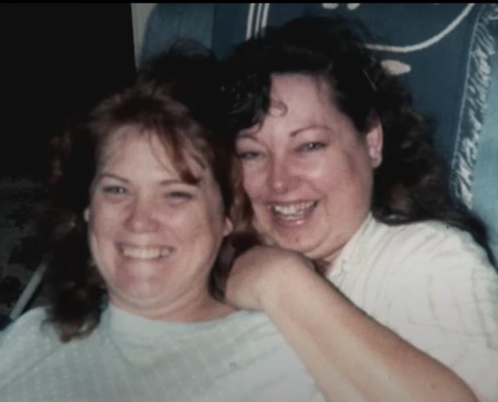 Kejti Loreno i Šeli Knotek