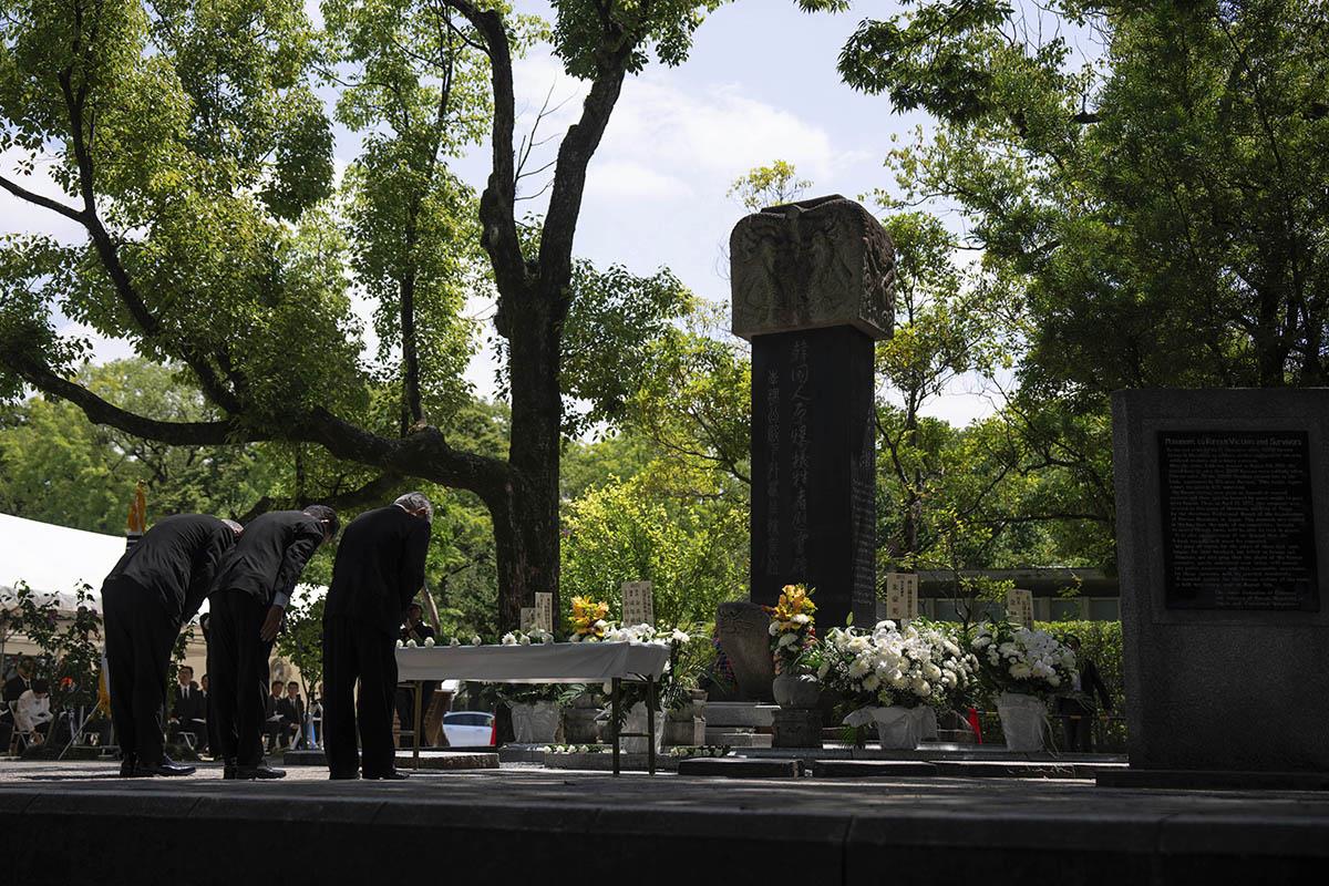 x AP Louise Delmotte.jpg