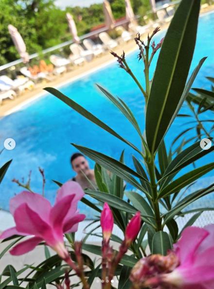 Milica Milša u bazenu.jpg