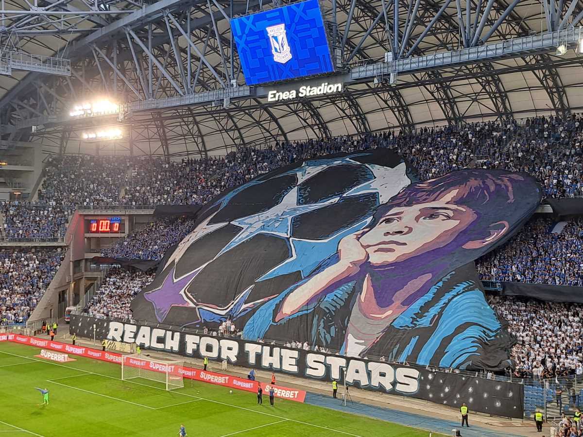 Koreografija navijača Leha pred meč sa Crvenom zvezdom