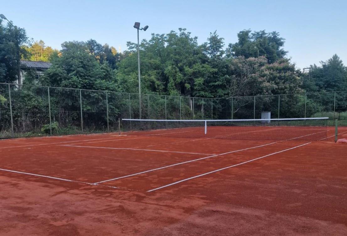 MALI ZVORNIK - Teniski teren.jpg