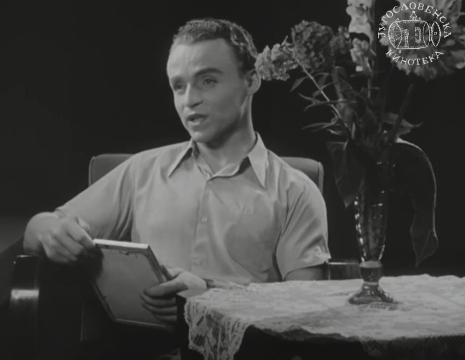 Dragoljub Aleksić, poznat kao Akrobata u filmu Nevinost bez zaštite (2).png