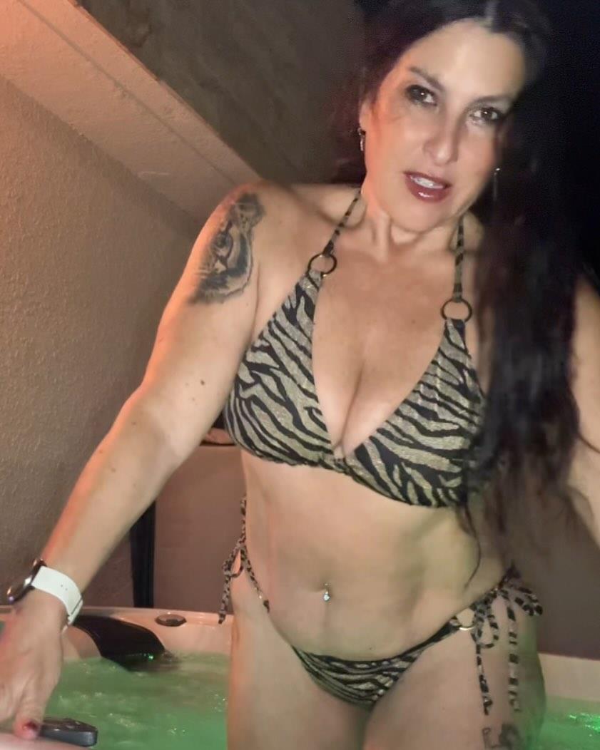 Amanda Mos uživa na Kipru (4).jpg