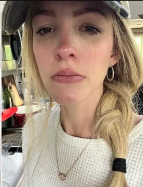 Laura Šefer plače zbog simptoma bolesti.jpg