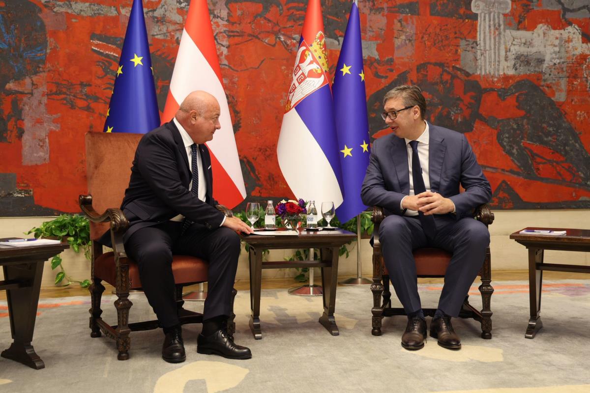 Aleksandar Vučić na sastanku sa saveznim kancelarom Republike Austije Kristijanom StokeromBoba Nikolić (7).jpeg