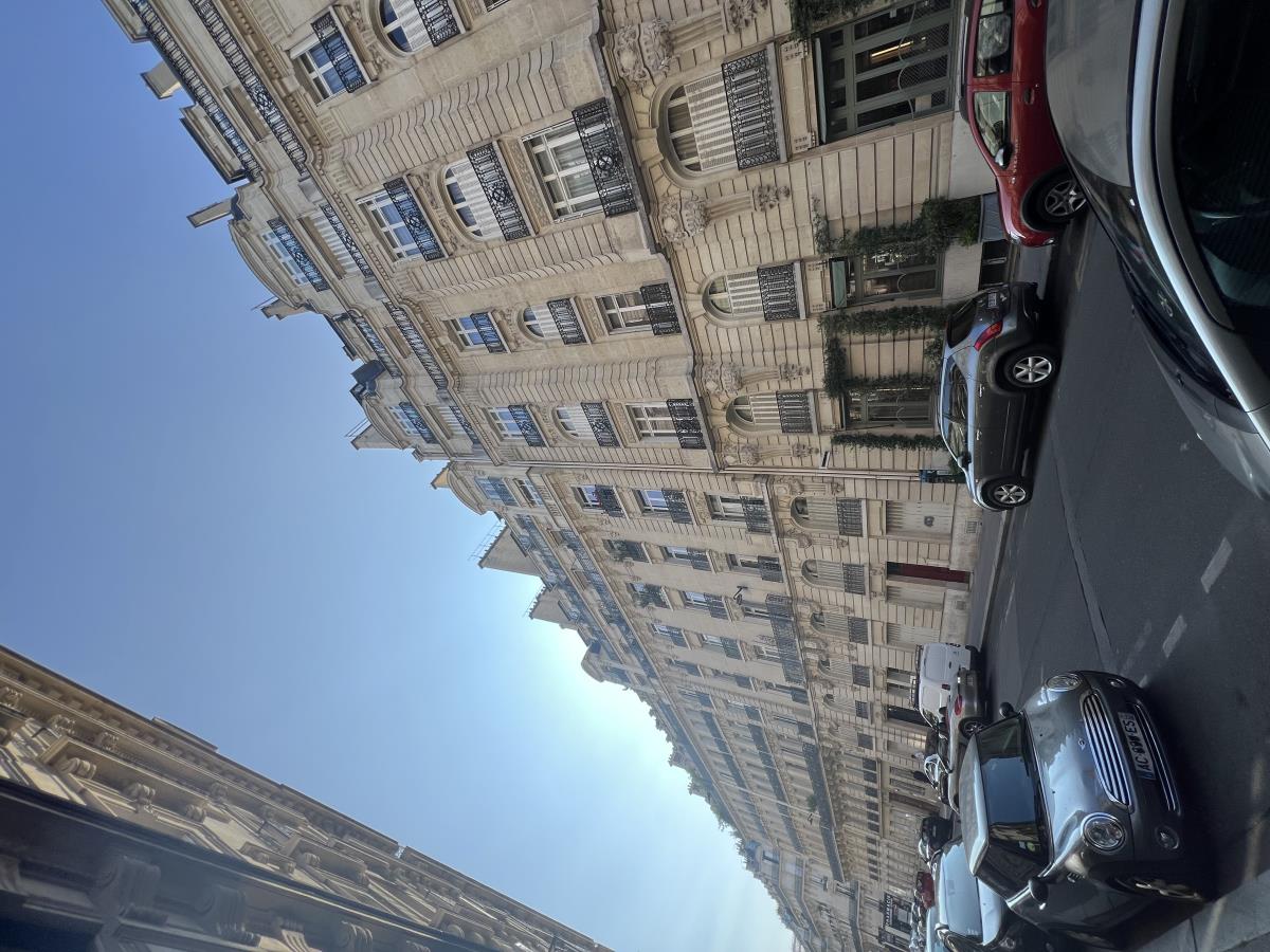 Piksijev stan u Parizu