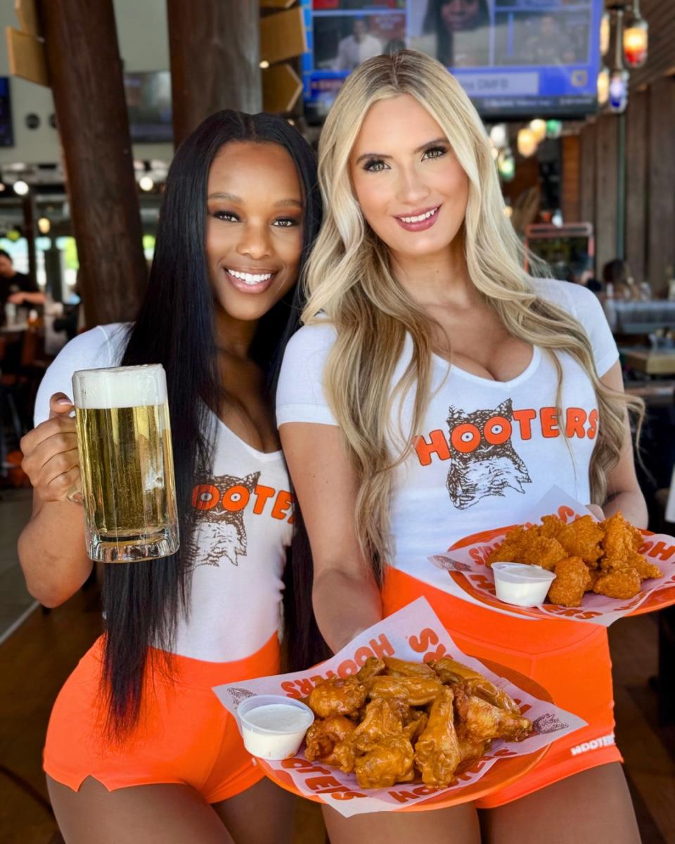 Devojke iz restorana Huters