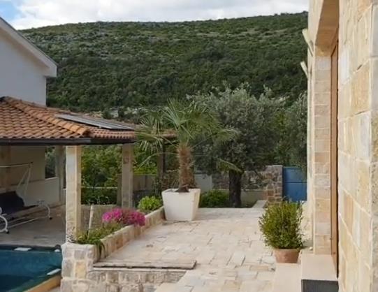 Kuća Lazara Ristovskog na moru (4).png