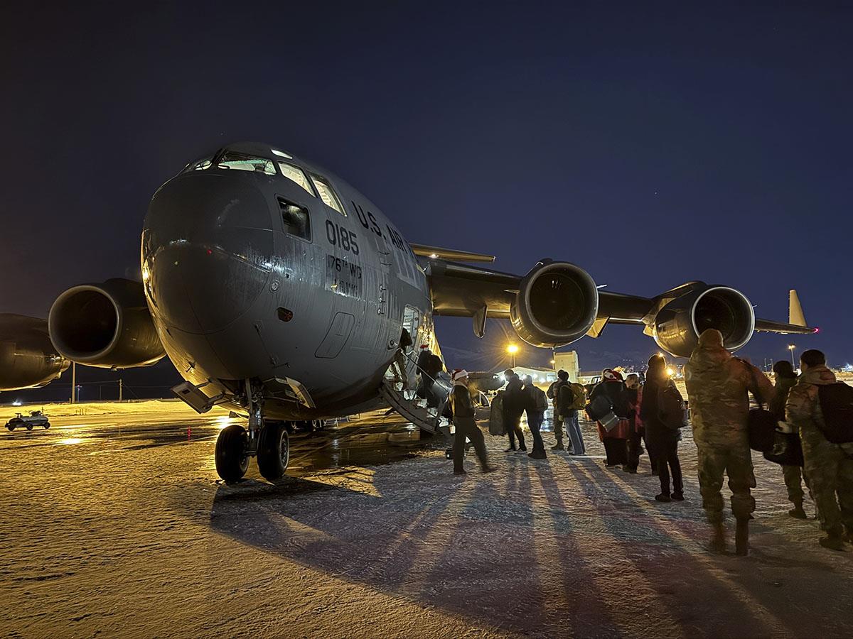 x01 AP Mark Thiessen.jpg