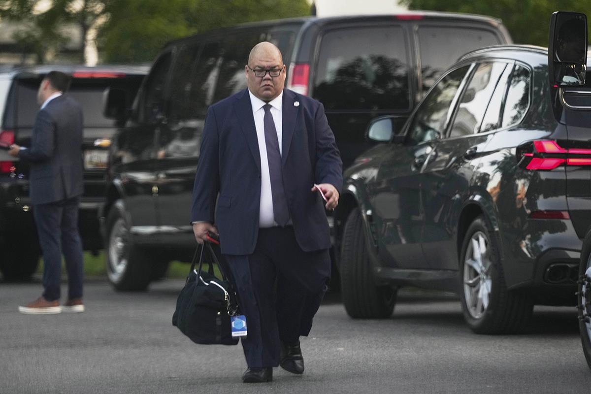 x02 AP Julia Demaree Nikhinson.jpg