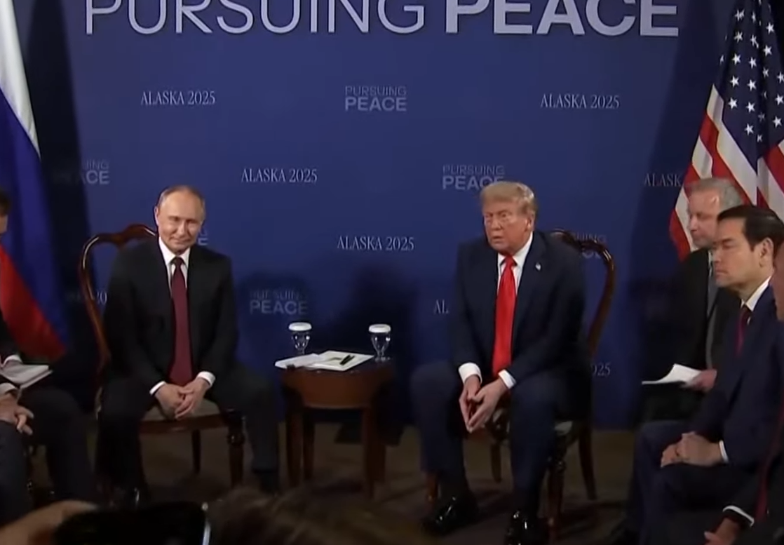 Donald Tramp i Vladimir Putin na sastanku na Aljasci 2025

Sastanak Trampa i Putina iza zatvorenih vrata

Aljaska sastanak lidera SAD i Rusije